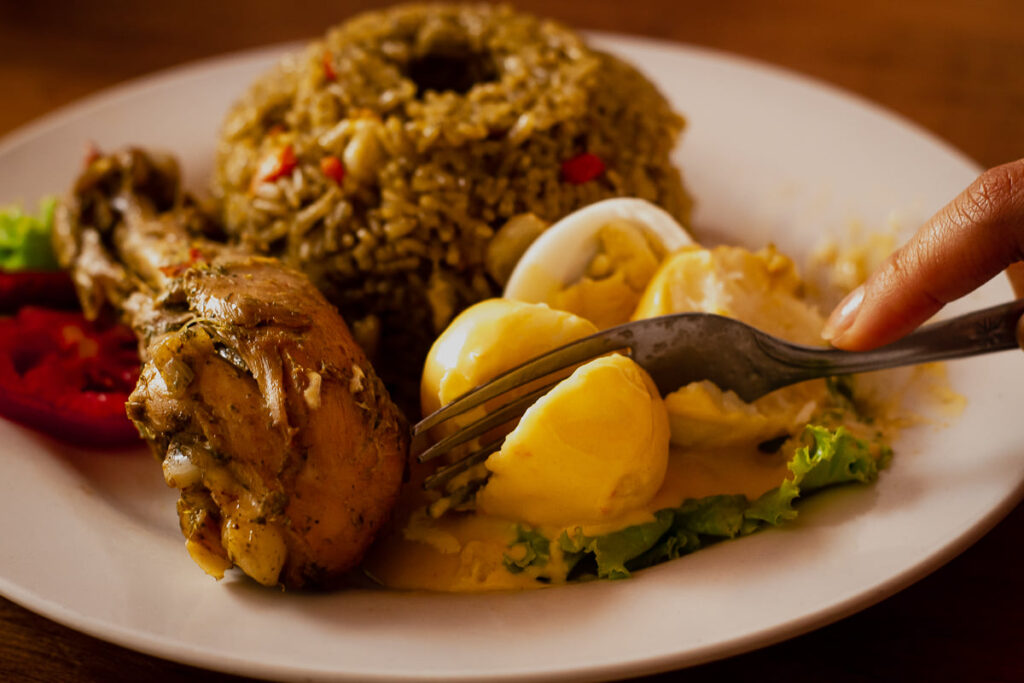 almuezos económicos: arroz con pollo